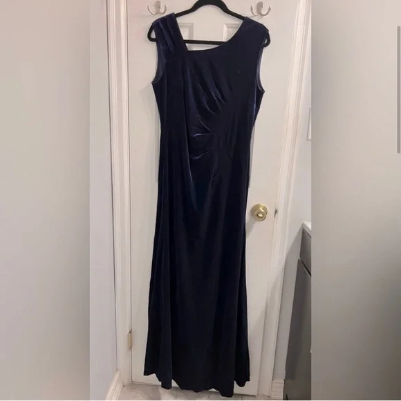 SOLD MIUSOL Midnight Blue Navy Velvet Full Length Mermaid Gown - Picture 2 of 2